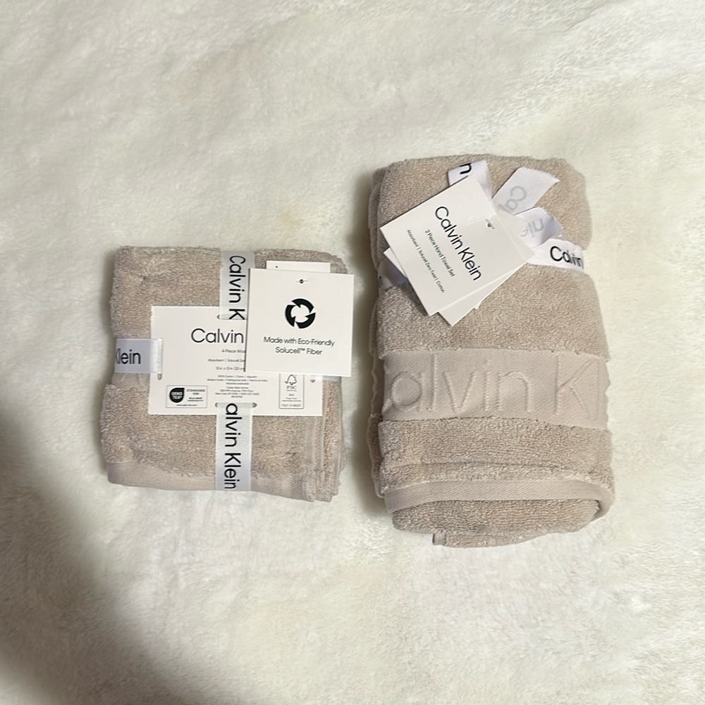 Calvin Klein towel set